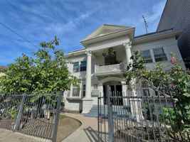 featured image of 930 Albany St