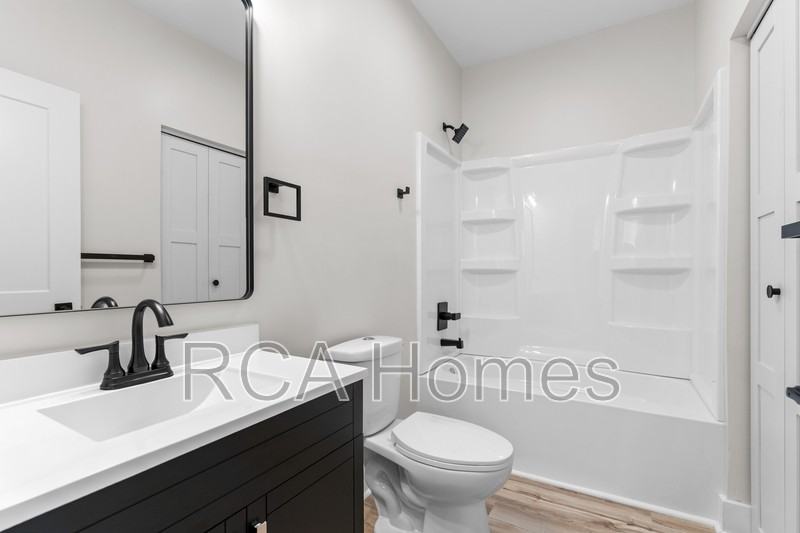 3455 E 26th St - Photo 5 of 9