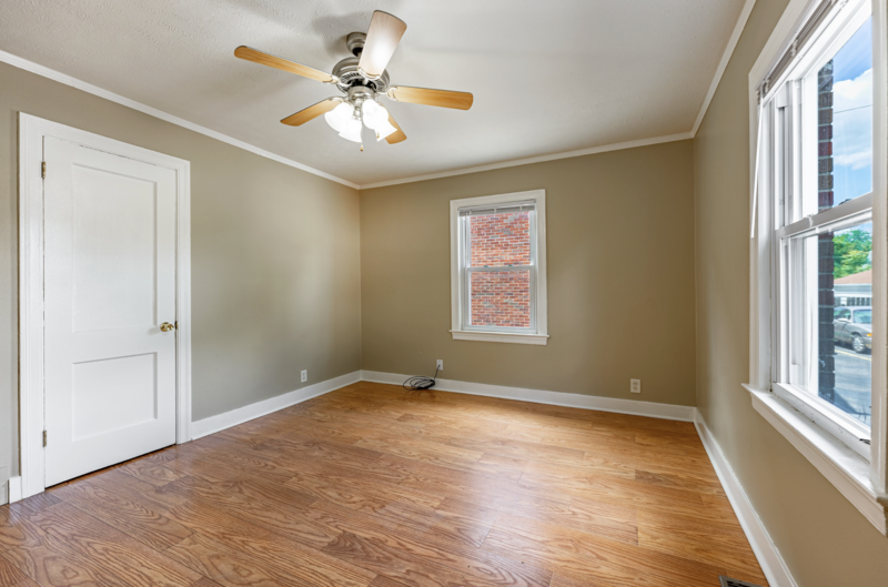 2315 Auburn St - Photo 2 of 15