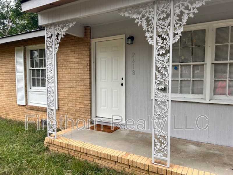 2418 Sumac Dr - Photo 2 of 11