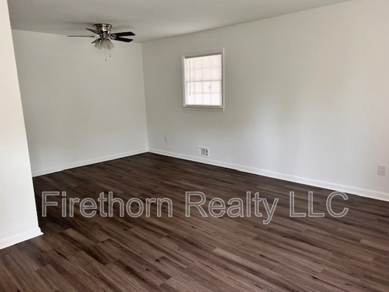 2418 Sumac Dr - Photo 4 of 11