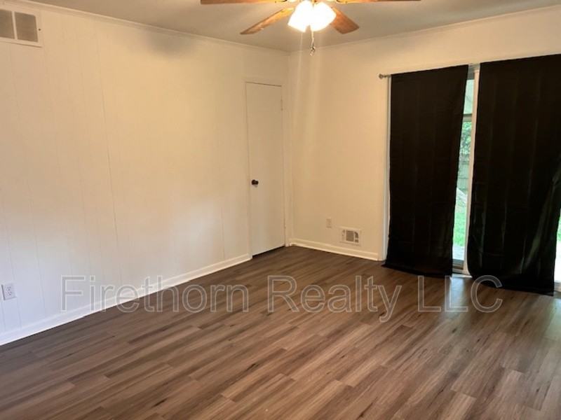 2418 Sumac Dr - Photo 7 of 11