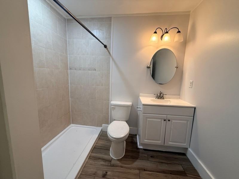 1226 Clark St - Photo 6 of 9