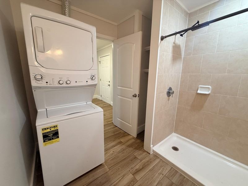 1226 Clark St - Photo 7 of 9