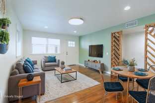 400 W Poplar St - Photo 1 of 1