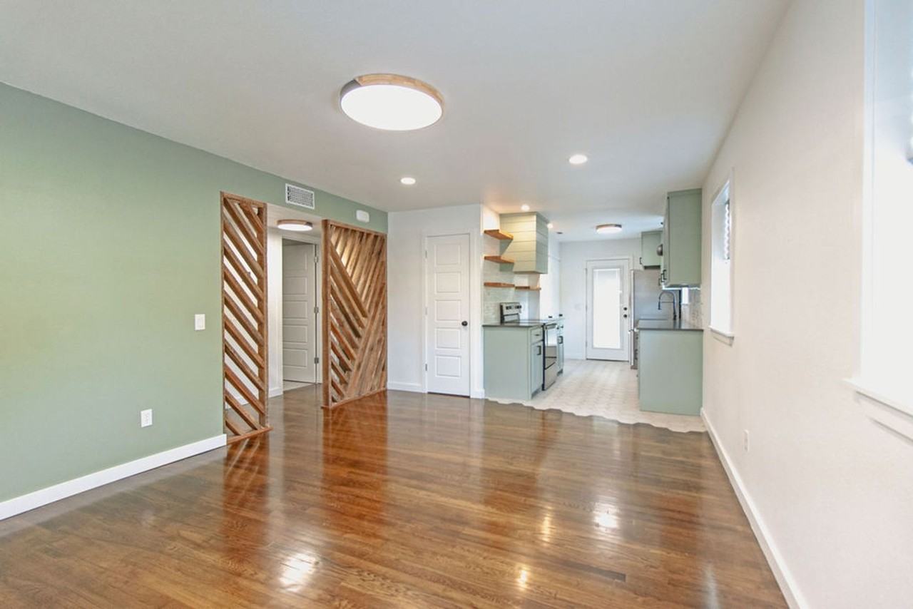 400 W Poplar St - Photo 4 of 25