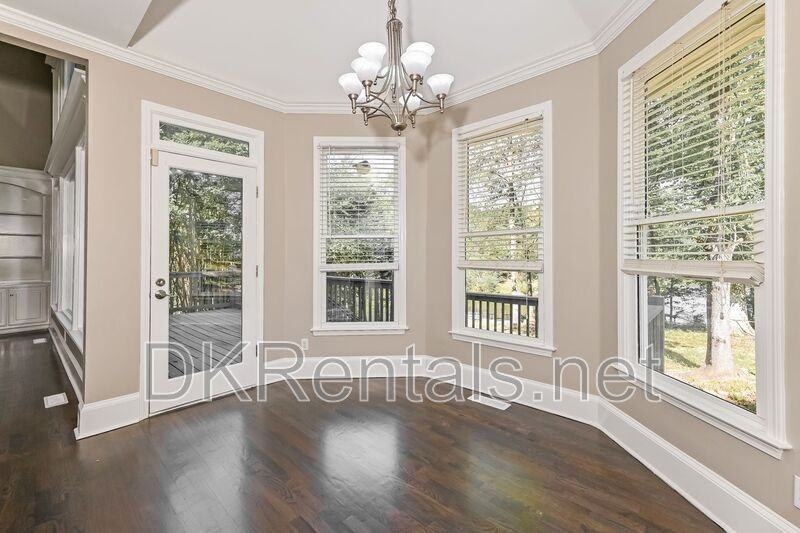 1133 Hopedale Ln - Photo 7 of 25