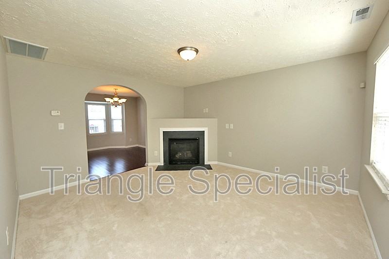 1909 Raj Dr - Photo 2 of 17