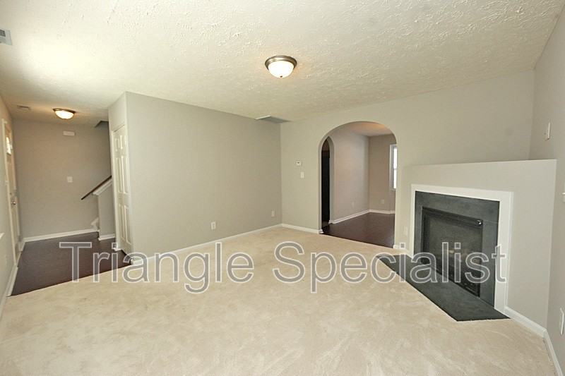 1909 Raj Dr - Photo 3 of 17