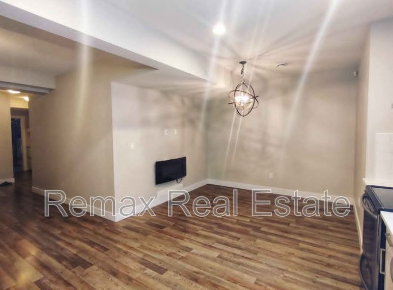 10725 96 St Nw #BS - Photo 3 of 15