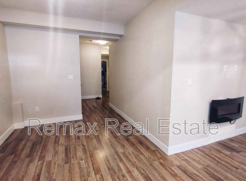 10725 96 St Nw #BS - Photo 4 of 15