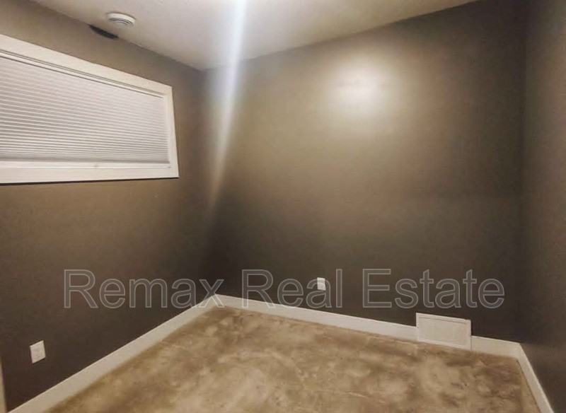 10725 96 St Nw #BS - Photo 7 of 15