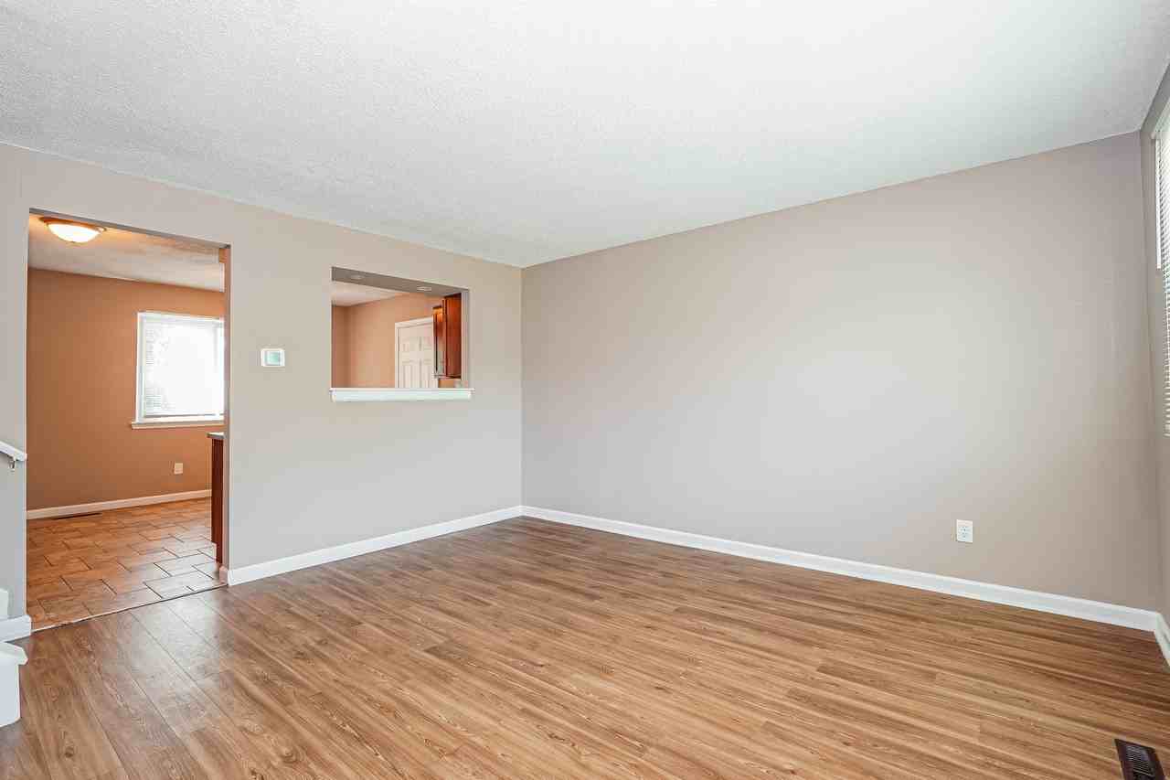 5395 Mountville Ave - Photo 4 of 15