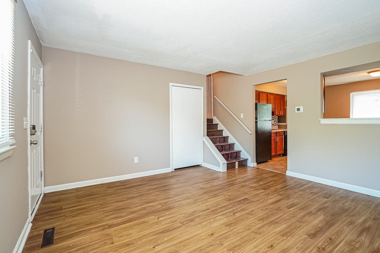 5395 Mountville Ave - Photo 5 of 15