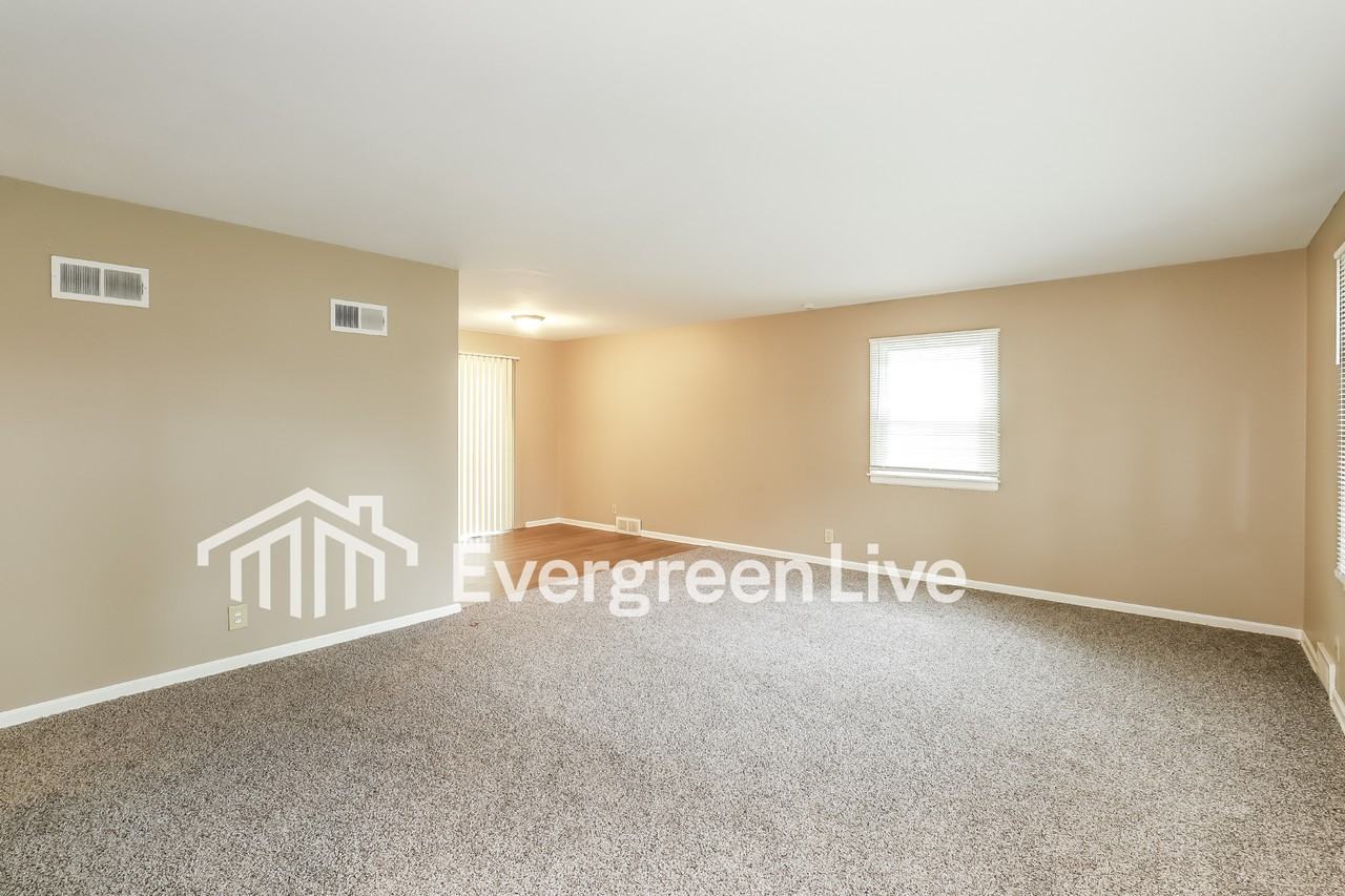 600 E 91st St - Photo 2 of 15