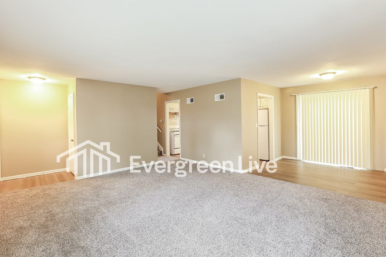 600 E 91st St - Photo 3 of 15