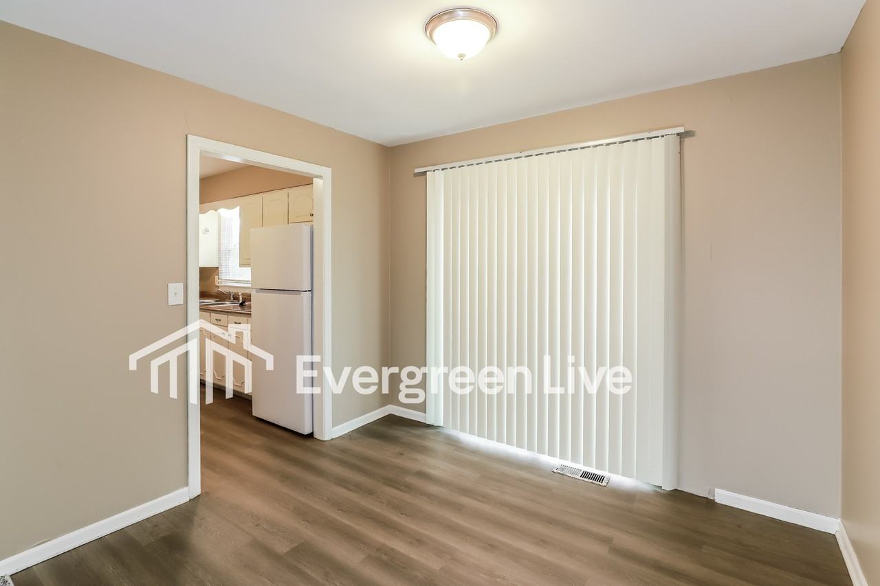 600 E 91st St - Photo 5 of 15