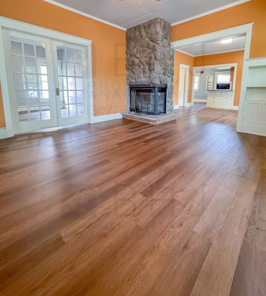 704 Illinois St - Photo 2 of 30