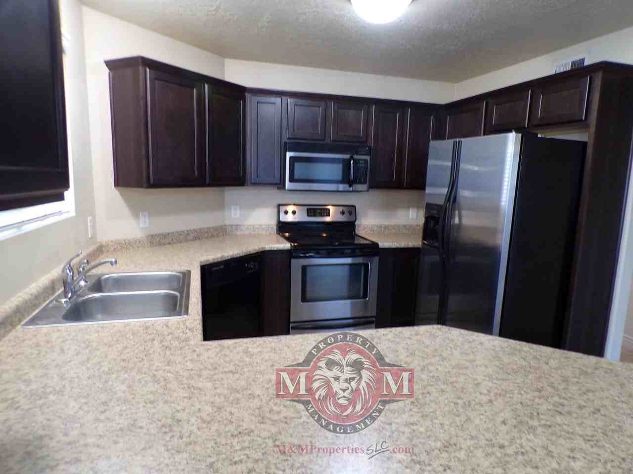 104 E Resaca Dr #E2 - Photo 6 of 31