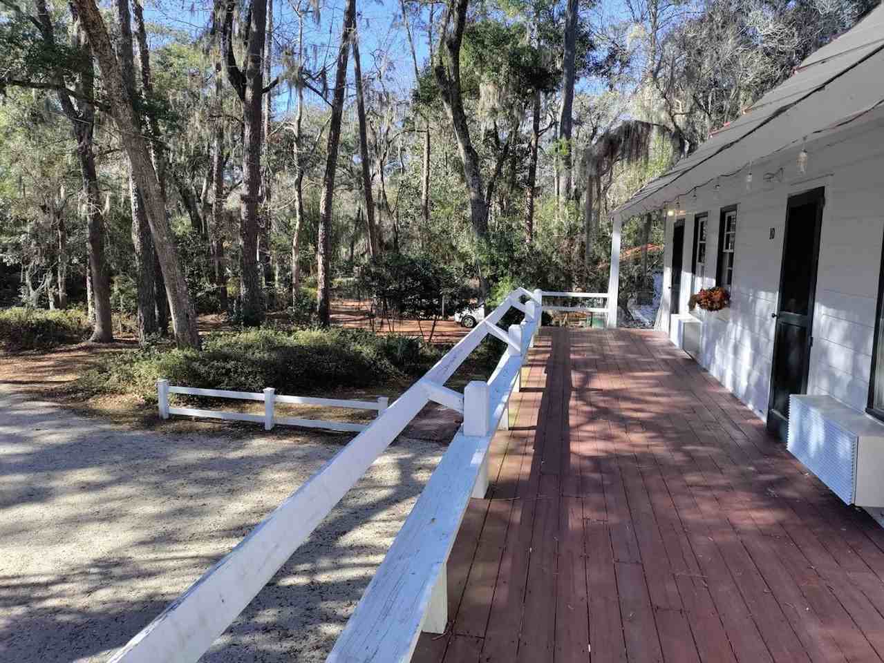 11 Southwood Dr - Photo 3 of 14