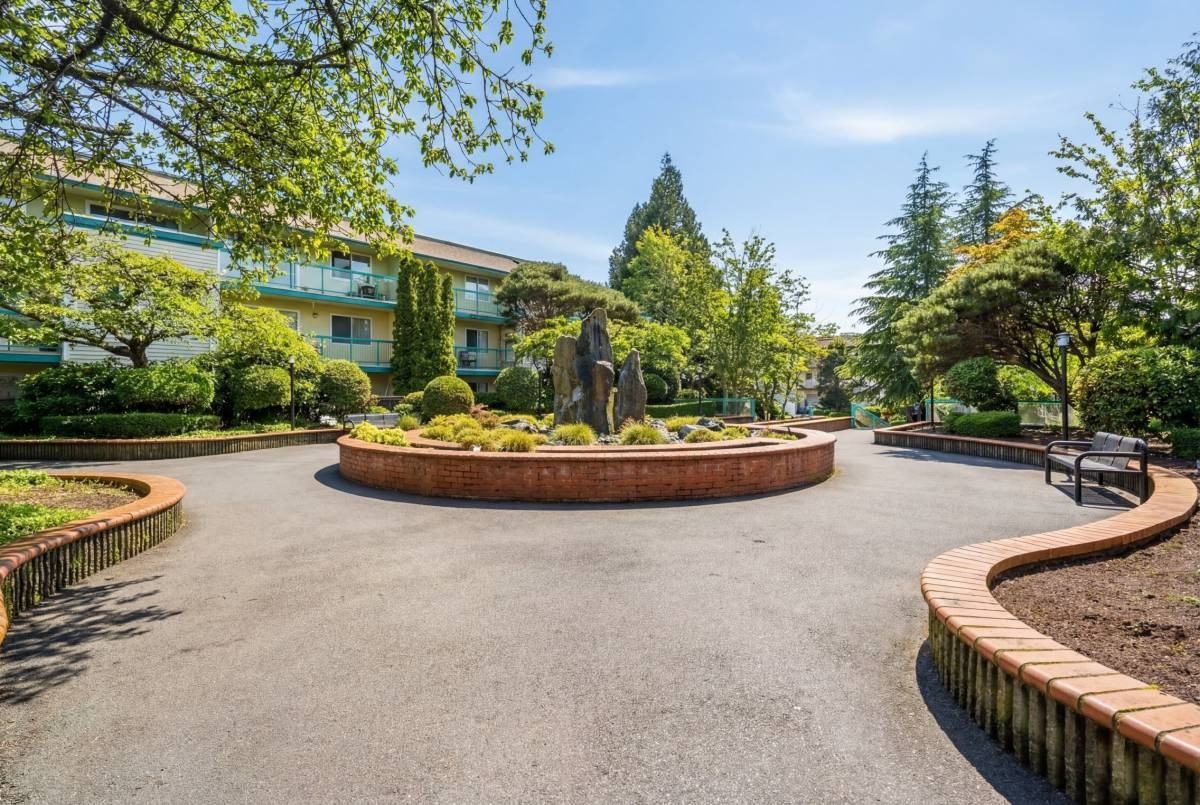 1660 56 Street #404 - Photo 4 of 22