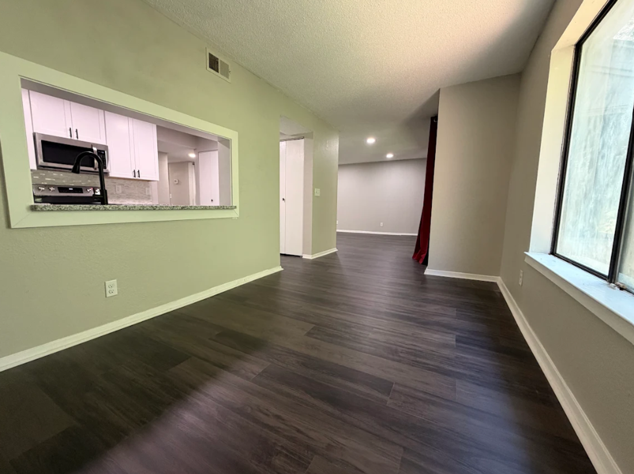 225 Seasons Pkwy - Photo 2 of 8