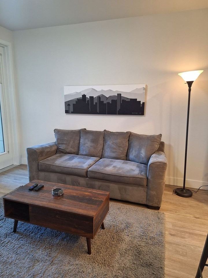 8355 E 32nd Ave - Photo 4 of 9