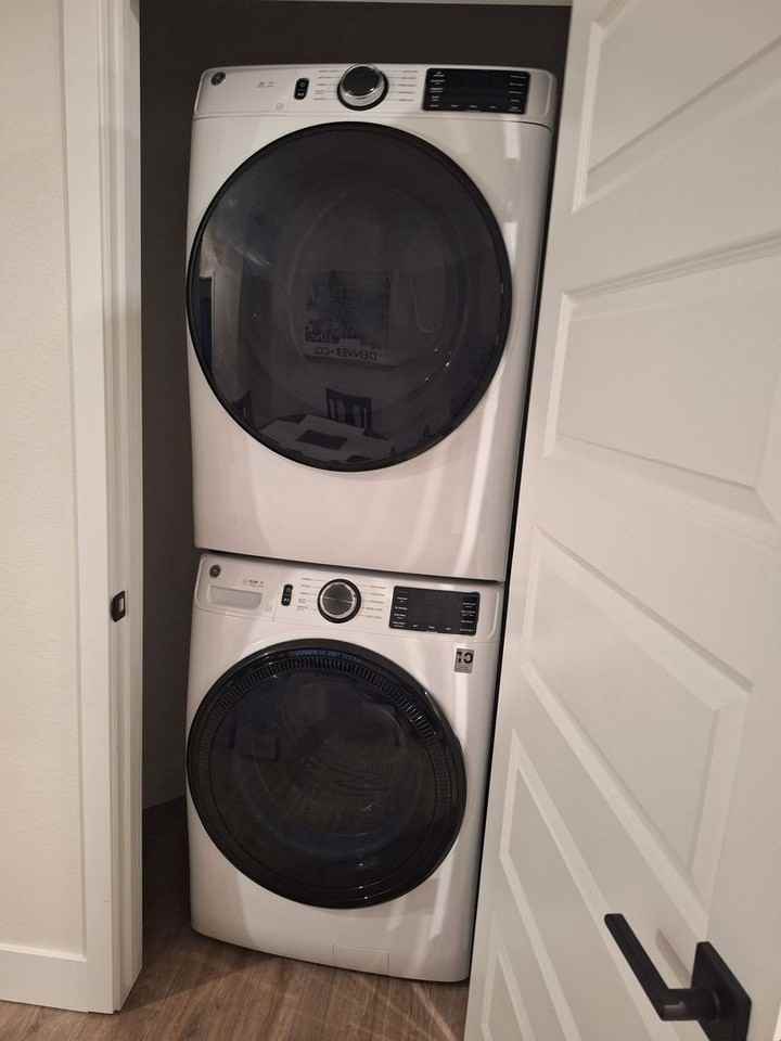 8355 E 32nd Ave - Photo 5 of 9