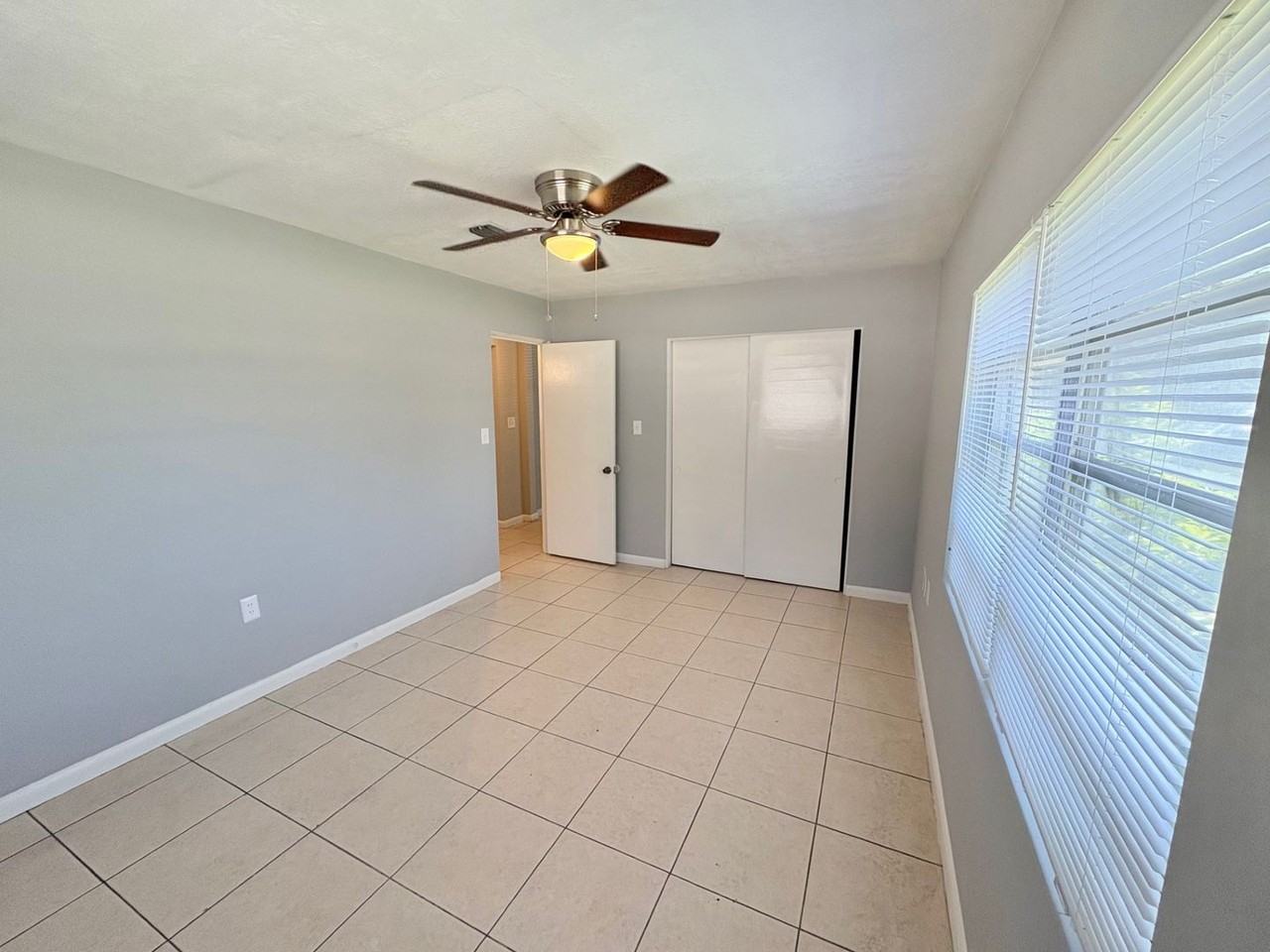 1203 N Lavon Ave - Photo 7 of 17