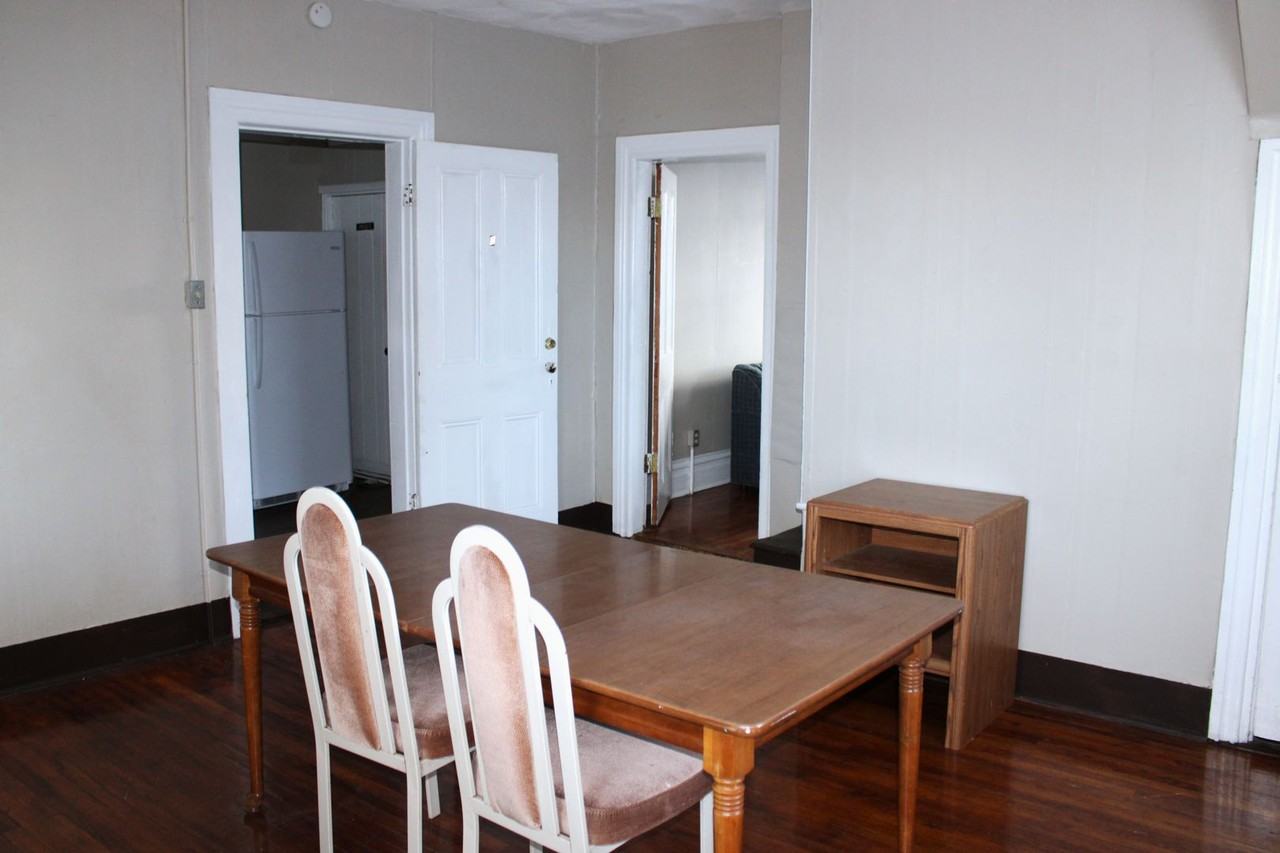 975 Church St - Photo 6 of 25