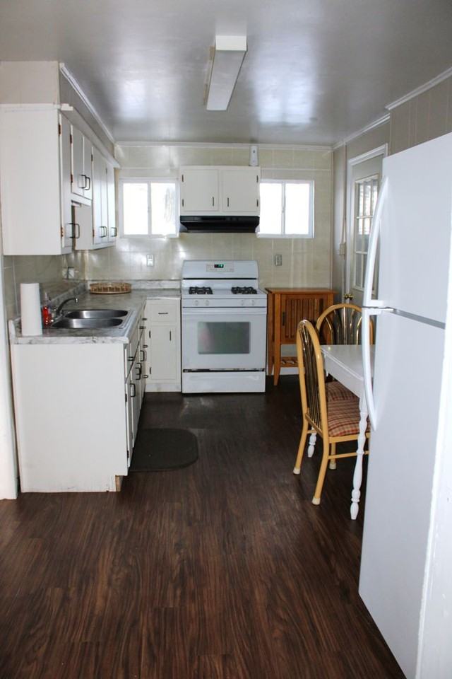 975 Church St - Photo 7 of 25