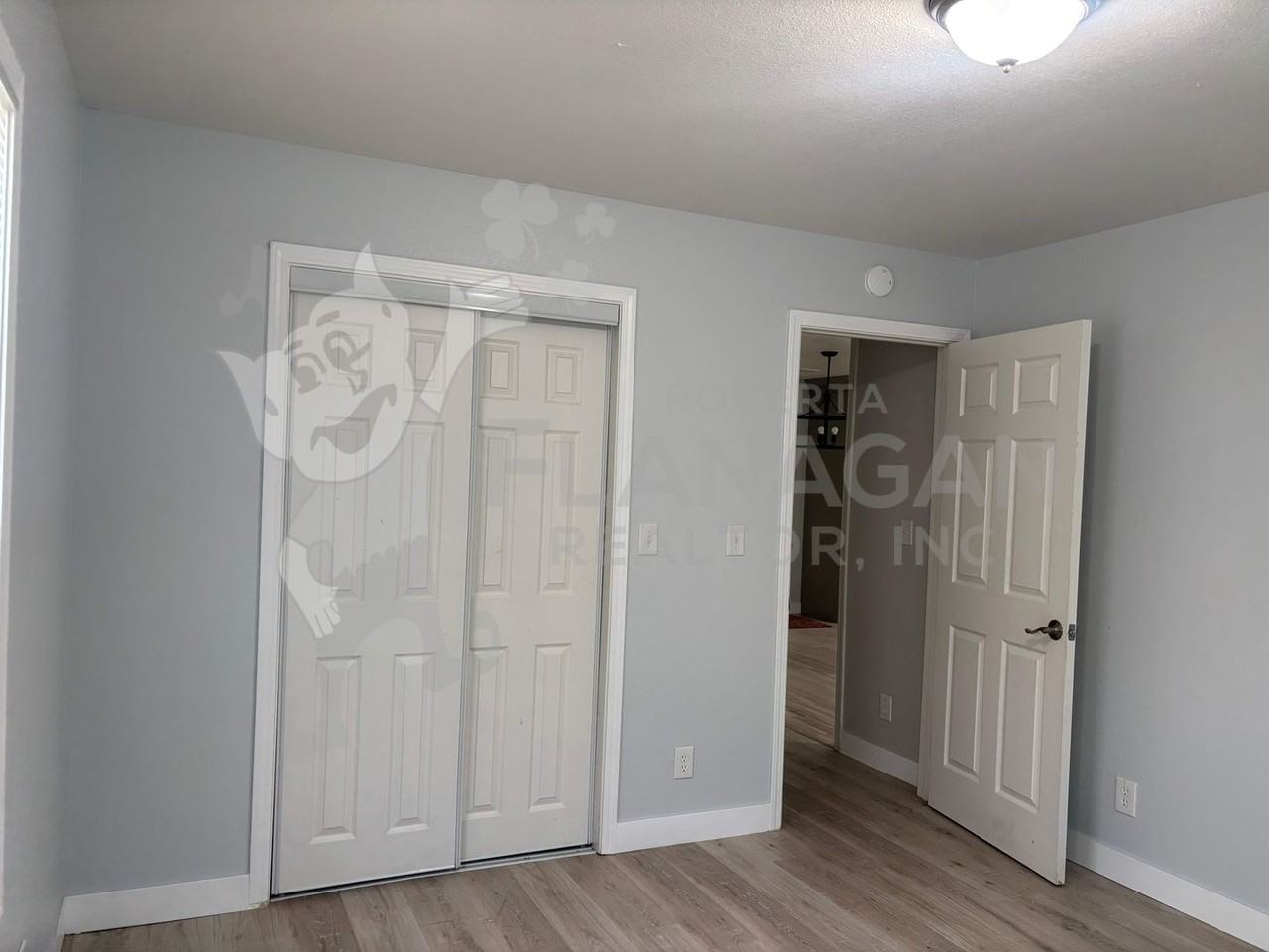 2340 Circle Dr - Photo 5 of 19