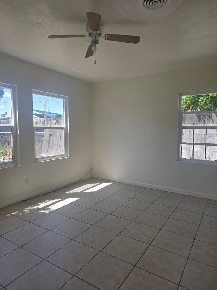 2510 S P St - Photo 7 of 14