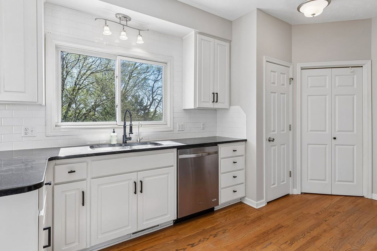 6108 N 80th St - Photo 6 of 24