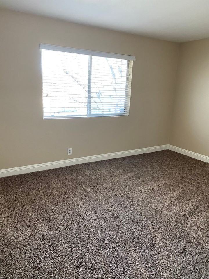 2010 Calle La Sombra - Photo 7 of 10