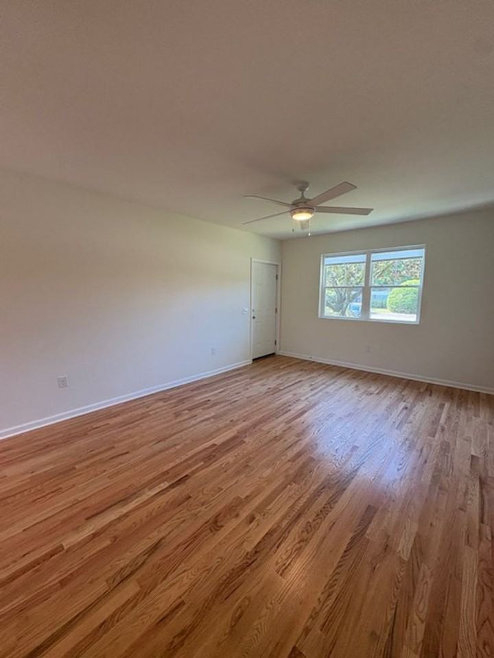 664 Windermere Blvd #B - Photo 5 of 33