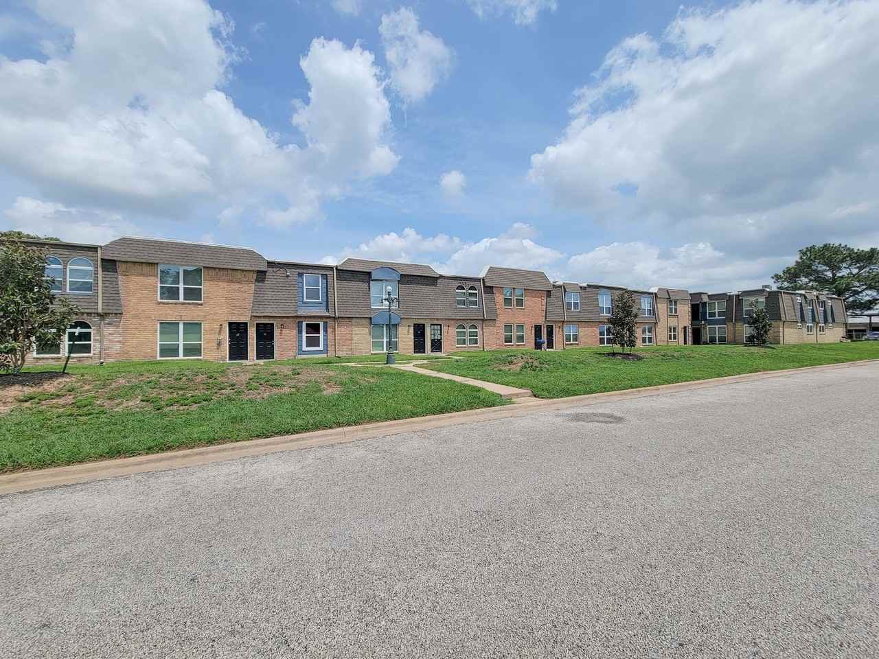 Discover the perfect place to call home in the heart of Sealy, Texas. - Photo 7 of 30