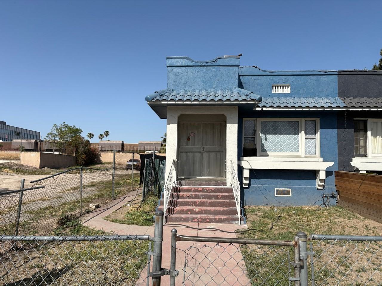 540 N Sierra Way - Photo 2 of 2