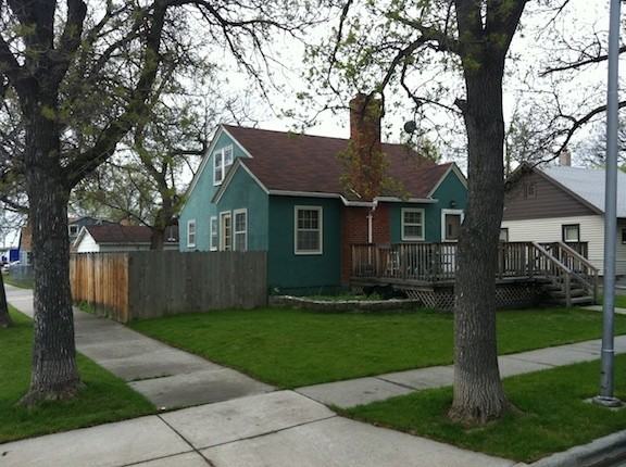 302 Miles Ave - Photo 2 of 34