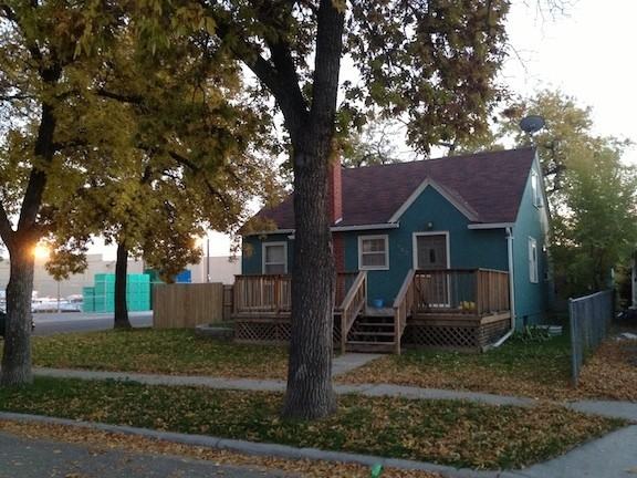 302 Miles Ave - Photo 5 of 34