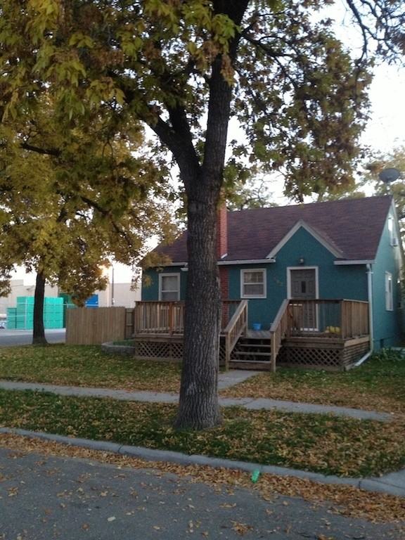 302 Miles Ave - Photo 6 of 34