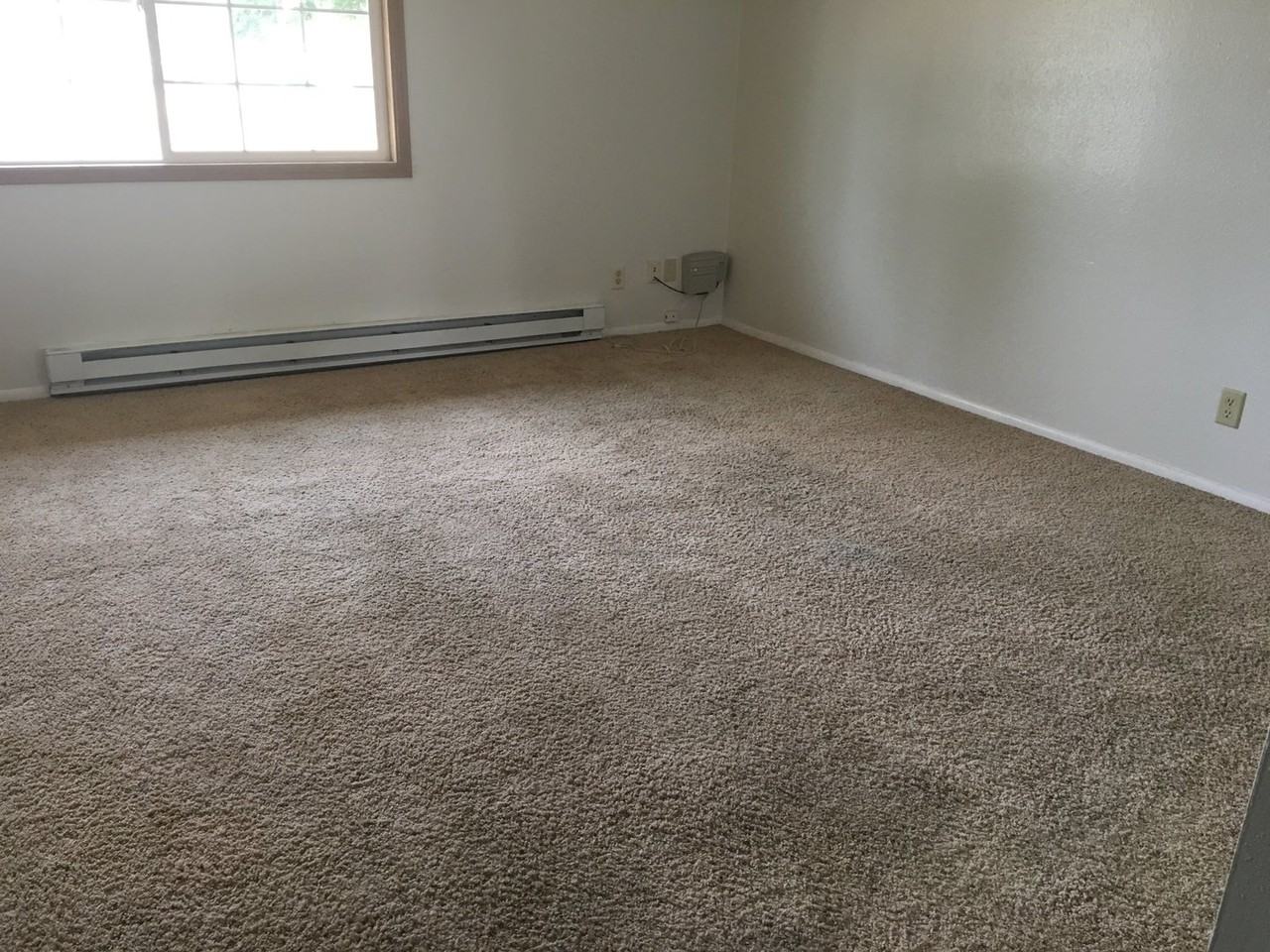 Maple Court Apartments - Photo 7 of 8