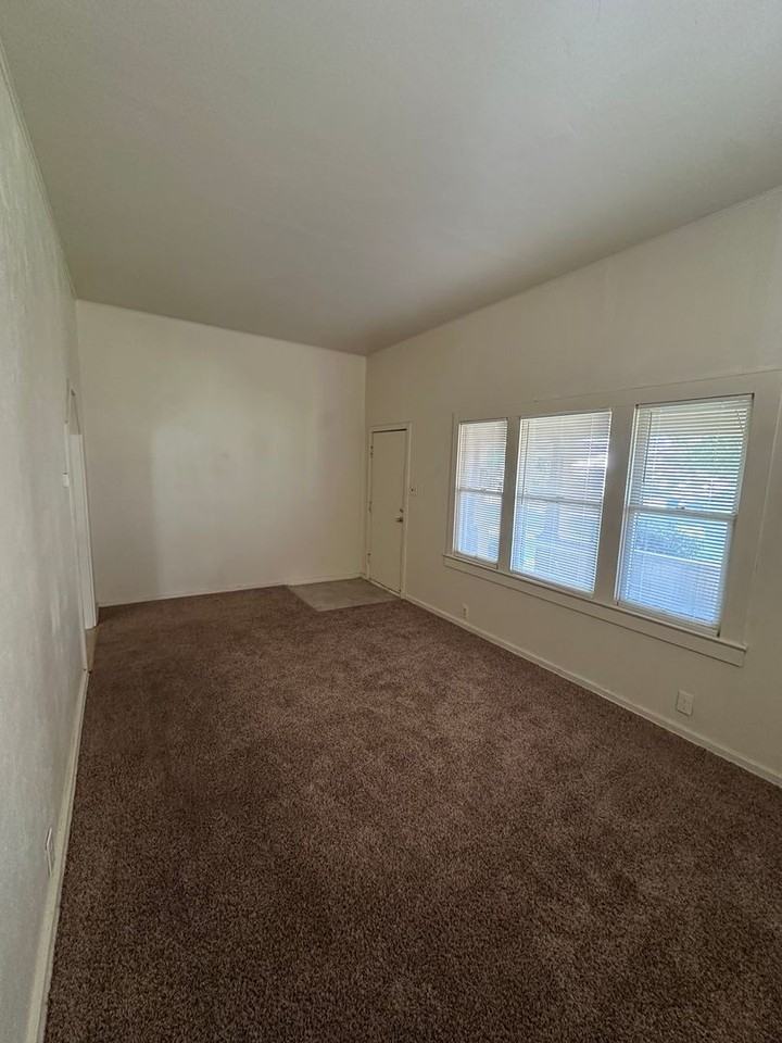 243w18th - Photo 2 of 25