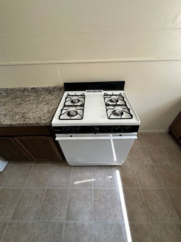 243w18th - Photo 4 of 25