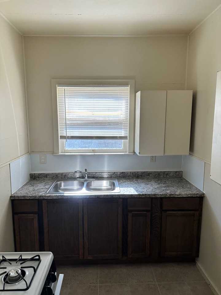 243w18th - Photo 6 of 25