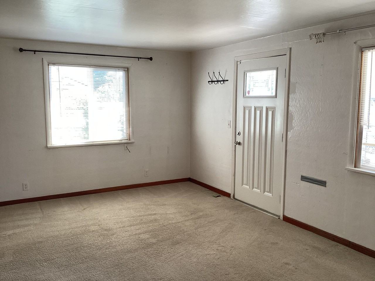 2219 Rockefeller Ave #A - Photo 7 of 26