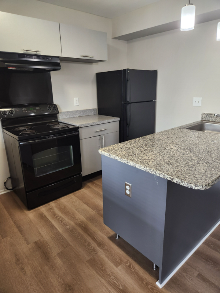 1923 Crooks Rd - Photo 2 of 11