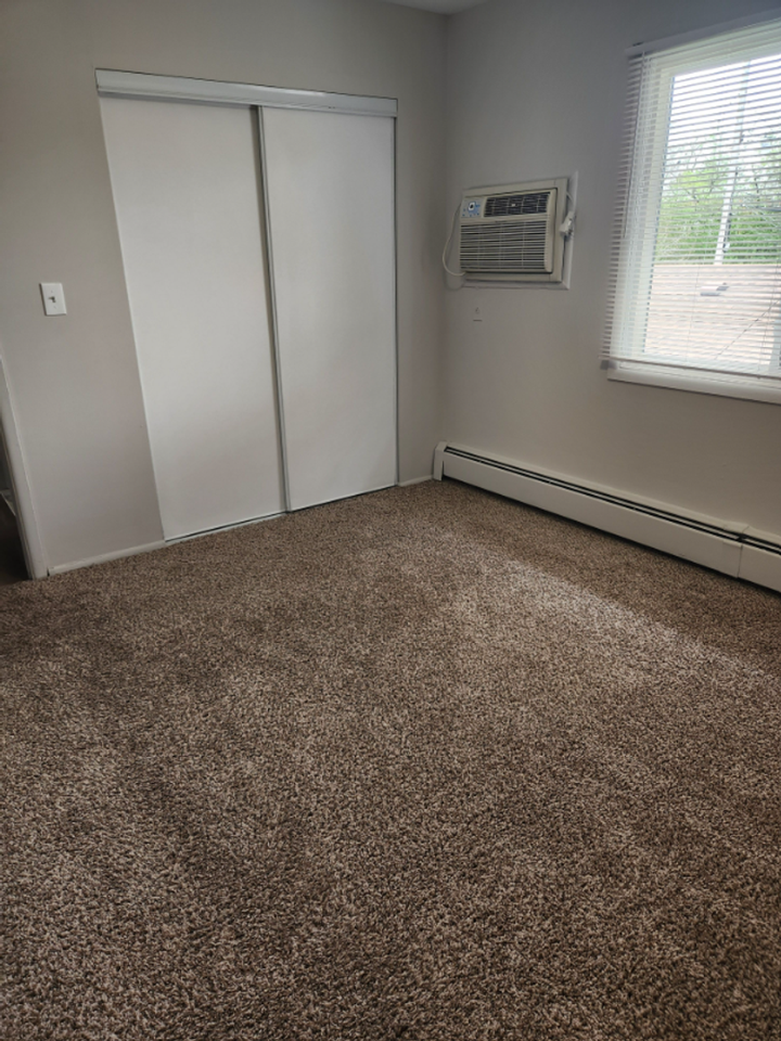 1923 Crooks Rd - Photo 7 of 11