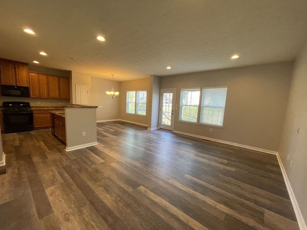 794 Village Club Dr - Photo 4 of 25