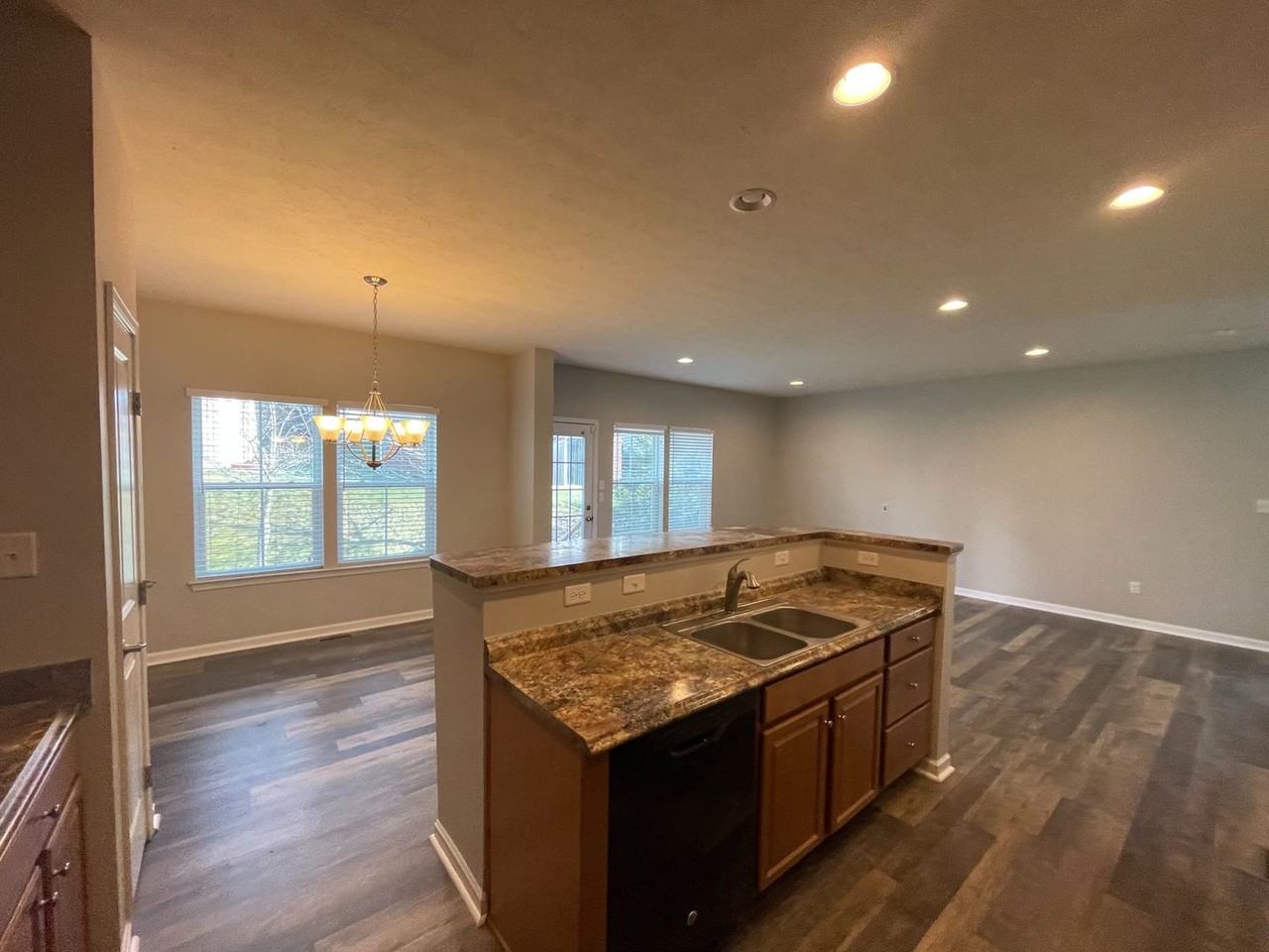 794 Village Club Dr - Photo 5 of 25